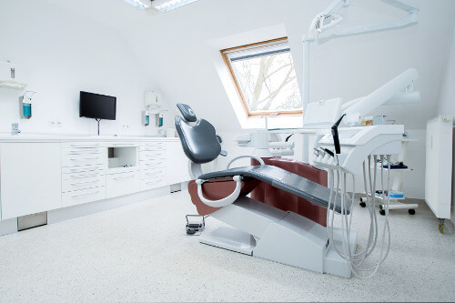 Behandlungszimmer-Zahnarztpraxis Ginsheim- Dr. Mühl
